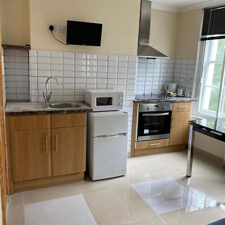Studio To Let In Covent Garden With Kitchen Лондон Экстерьер фото